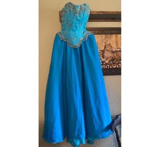 Ball gown dress